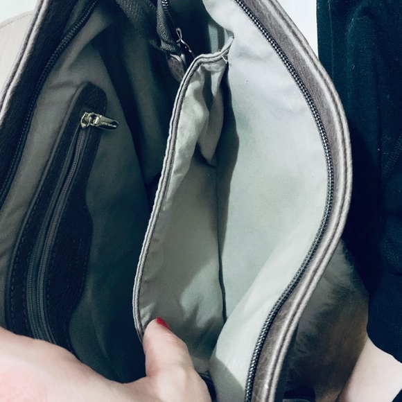 AMELIE GALANTI | Large Saddlebag Crossbody Bag - Picture 13 of 16